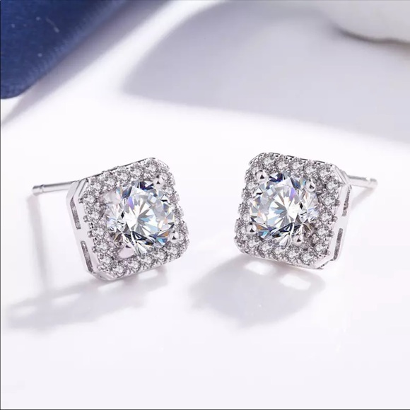 🌟New Sterling Silver Cute Crystal Jewelry Set - Picture 2 of 7